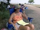 Anti-War Mom Brings Bush Housewarming March