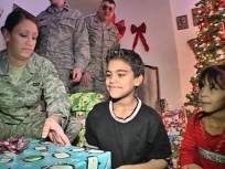 Soldiers Deliver a Merry Christmas to N.J. Family