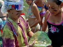 Kids Celebrate End of Summer With a Jell-O War