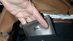 'Tis the Season for Pickpockets