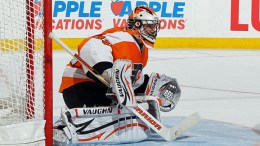 Boucher, Giroux Lead Flyers Past Leafs