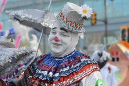 Mummers Get an Early Christmas Gift