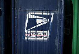 Men Rob Chestnut Hill Post Office