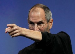 Steve Jobs Back on Google Bash