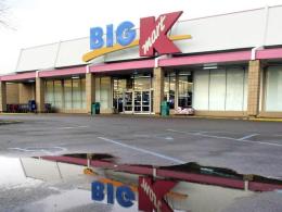 Man Shoots Kmart Manager in Head 