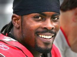 Contrite Vick Launches Comeback