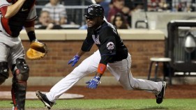 Phillies Sign Luis Castillo