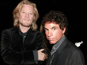 "Last Call" for Hall and Oates