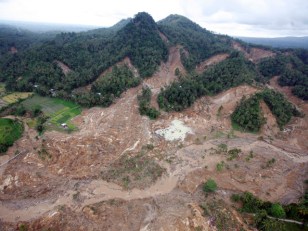 Indonesian Quake Buries 644 Under Debris
