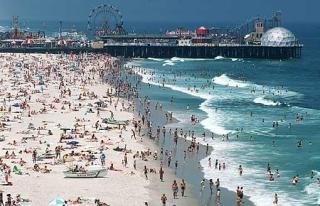 Christie to Discuss Goals for Cleaner Beaches