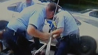 Police Beat Teen on Kensington Street