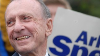 Hundreds Say Goodbye to Arlen Specter
