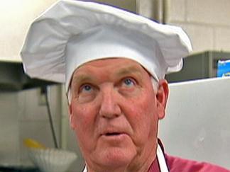 "Chef" Charlie Manuel Gets Cooking