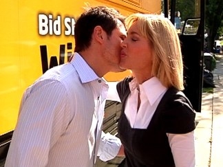 Lachey: "I'm Back?" -- In a Relationship?