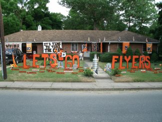 Your Photos: Flyers Front, Back Yards
