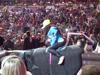 Snooki Gets on the Bull
