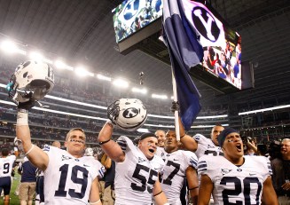 Mighty OU Sooners Fall at Cowboys Stadium, Lose Bradford
