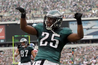 NBC10 'Experts' Pick E-A-G-L-E-S Over J-E-T-S