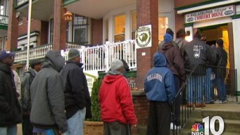 Homeless Vets Get a Taste of Christmas