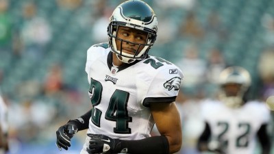 Asomungha Injures Knee, Carted Off Field