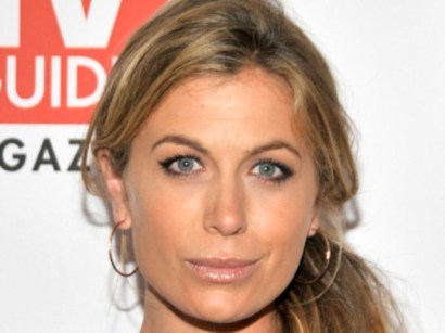 Romance always seems to elude Sonya Walger when she plays Penny on "Lost," but in real life, she's celebrating her recent marriage to screenwriter Davvey Holmes. 