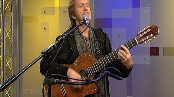 Jon Anderson Performs 