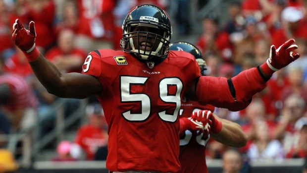 Eagles Get a Middle Linebacker