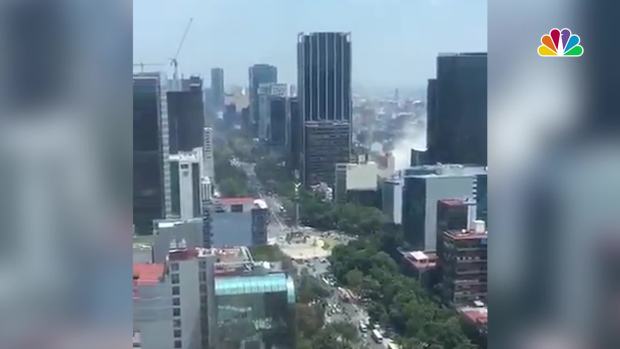 Buildings Shake Dust Rises as Powerful Earthquake Hits Mexico City