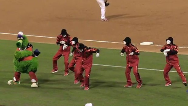 Phanatic Jams With Jabbawockeez