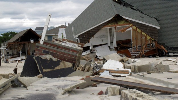 Town to Tear Down Sandy-Wrecked Homes