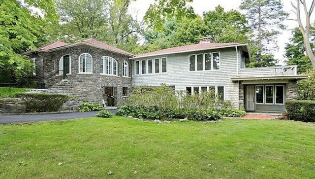 A Romantic Arts and Crafts Home For $1.429 Million