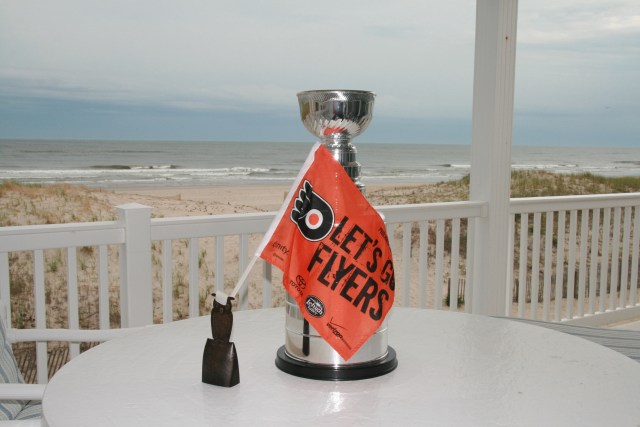 Your Photos: Flyers Front, Back Yards