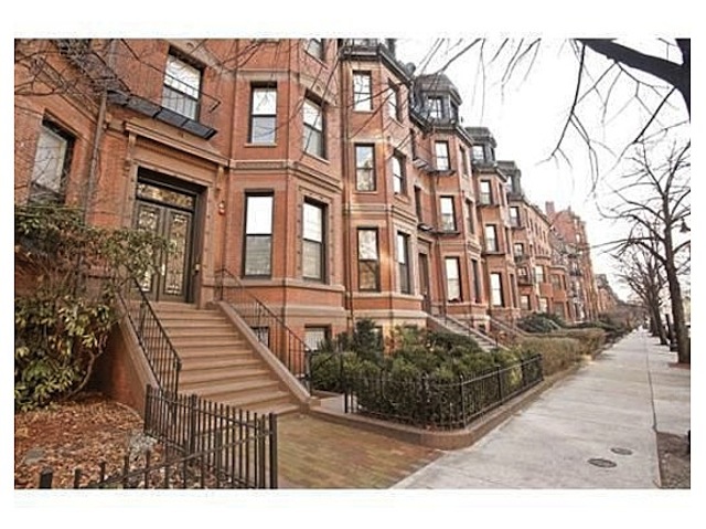 Phillies' Jonathan Papelbon Lists Boston Pad