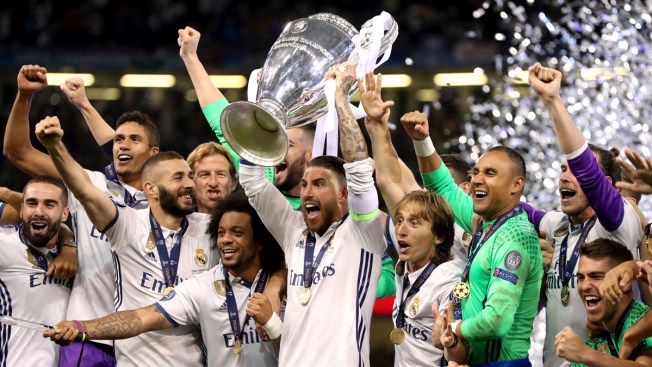 Returning Real Madrid received as living 'legends'