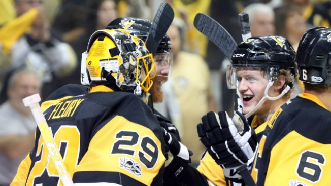 Concussed Crosby skates with Penguins, no word on return