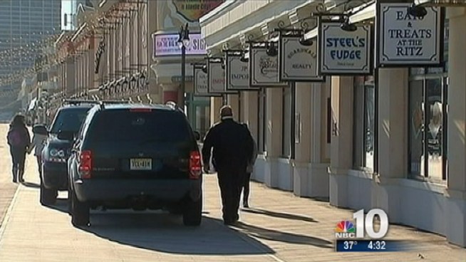 A fudge shop on the boardwalk in Atlantic City was robbed this afternoon, police say. According to the officials, a man held a worker at Steel's Fudge at gunpoint and made off with some cash. NBC10's Ted Greenberg reports.