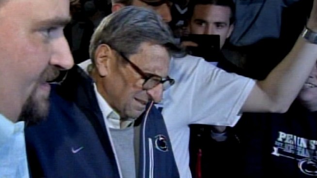 Amid AP reports that he is fighting for his job, Paterno spoke briefly to students outside his home.