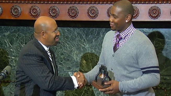 http://media.nbcbayarea.com/images/Mayor_Michael_Nutter_Ryan_Howard_722x406_2172789766.jpg