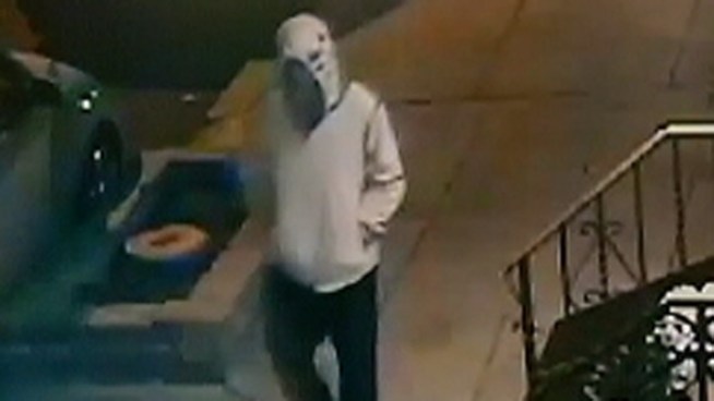 Ashley Hackett's face was slashed in an alleged robbery attempt in the Italian Market area on Nov. 11. On Wednesday, she spoke out against the man that attacked her. A reward is being offered for his arrest. NBC10's Deanna Durante reports