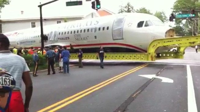 D'Arcy Dispiriti sent NBC10 this video of the U.S. Airways plane that crash landed in the Hudson River, being transported from New York to North Carolina.  The plane got stuck at an intersection in Moorestown, N.J.