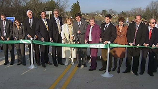 Drivers took to the new Route 202's new parkway on Monday. Officials say the Parkway will shorten the commute for travelers in Bucks and Montgomery Counties. NBC10's Deanna Durante reports.