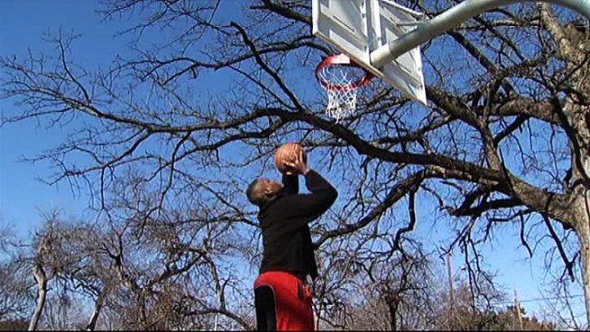 A North Texas teen who weighed nearly 400 pounds dropped 180 pounds with the help of his love for basketball.