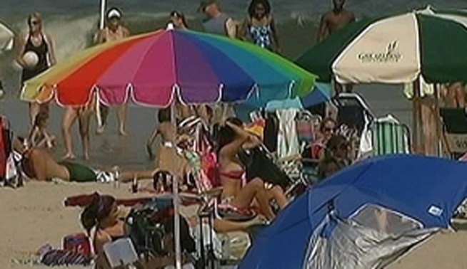 NBC10's Cydney Long spoke to people who tried to escape the heat wave by going to the shore.