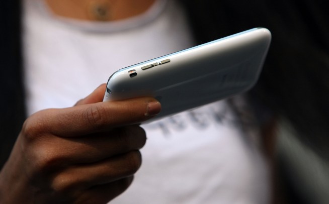 Why Do Smartphones Hate America's Bandwidth?
