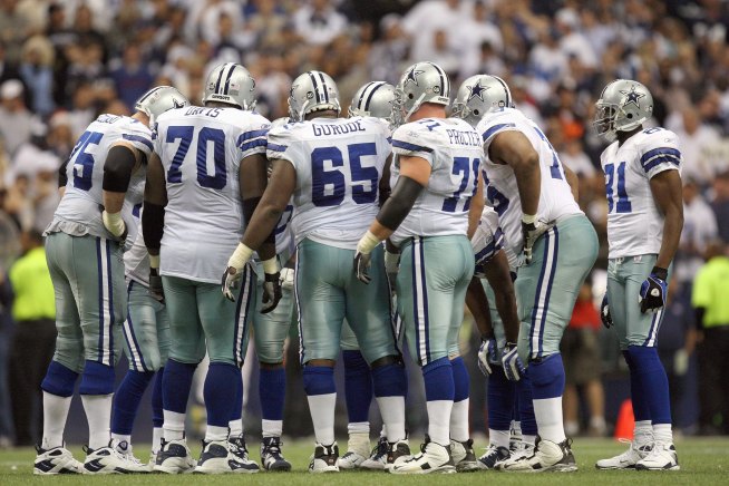 Cowboys O-Line Scores Record Deal