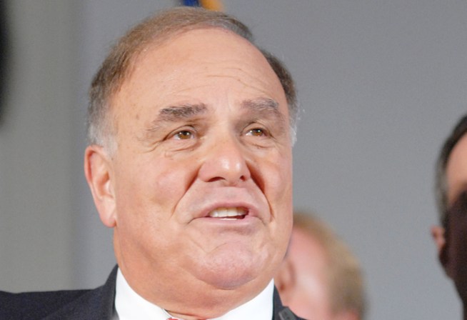 Rendell Hopes to Bet Cheesesteaks -- with Rendell?