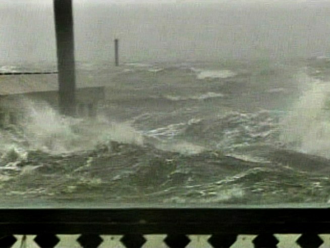 Nor'easter Sends Waves Slamming to Jersey Shore