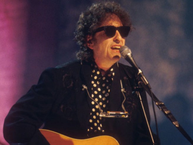 With No Directions Home: Dylan Mulls GPS Offer