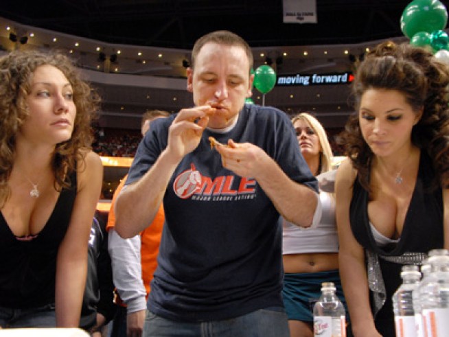 Amateurs Only: Wing Bowl 17 to Exclude Professional Eaters