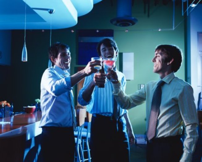 9/18: Hotties, Happy Hour and Hilarious Comedy 